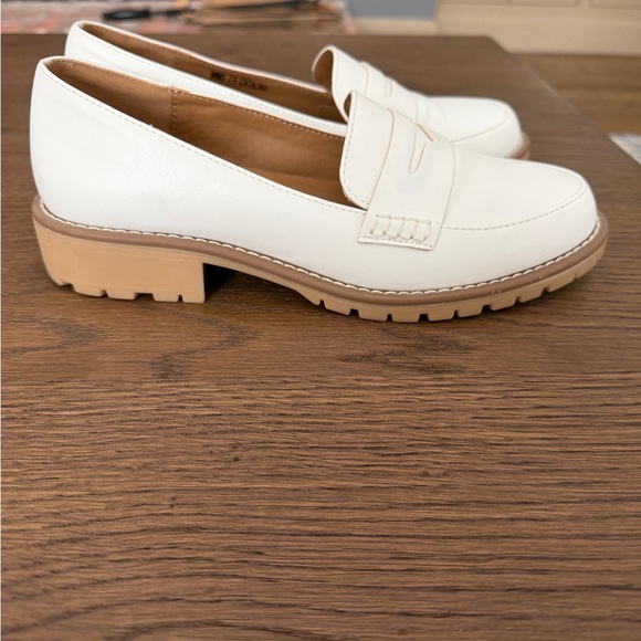 Dolce Vita Cream Mules with Tan Soles - Picture 2 of 6
